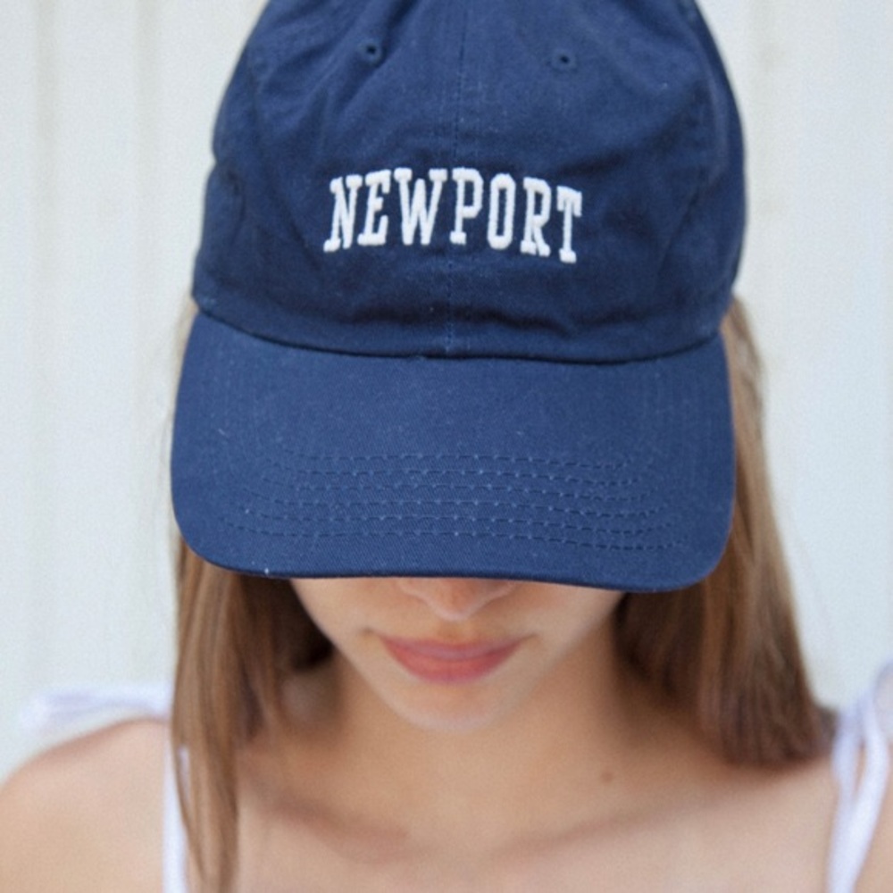 BRANDY MELVILLE KATHERINE NEWPORT HAT